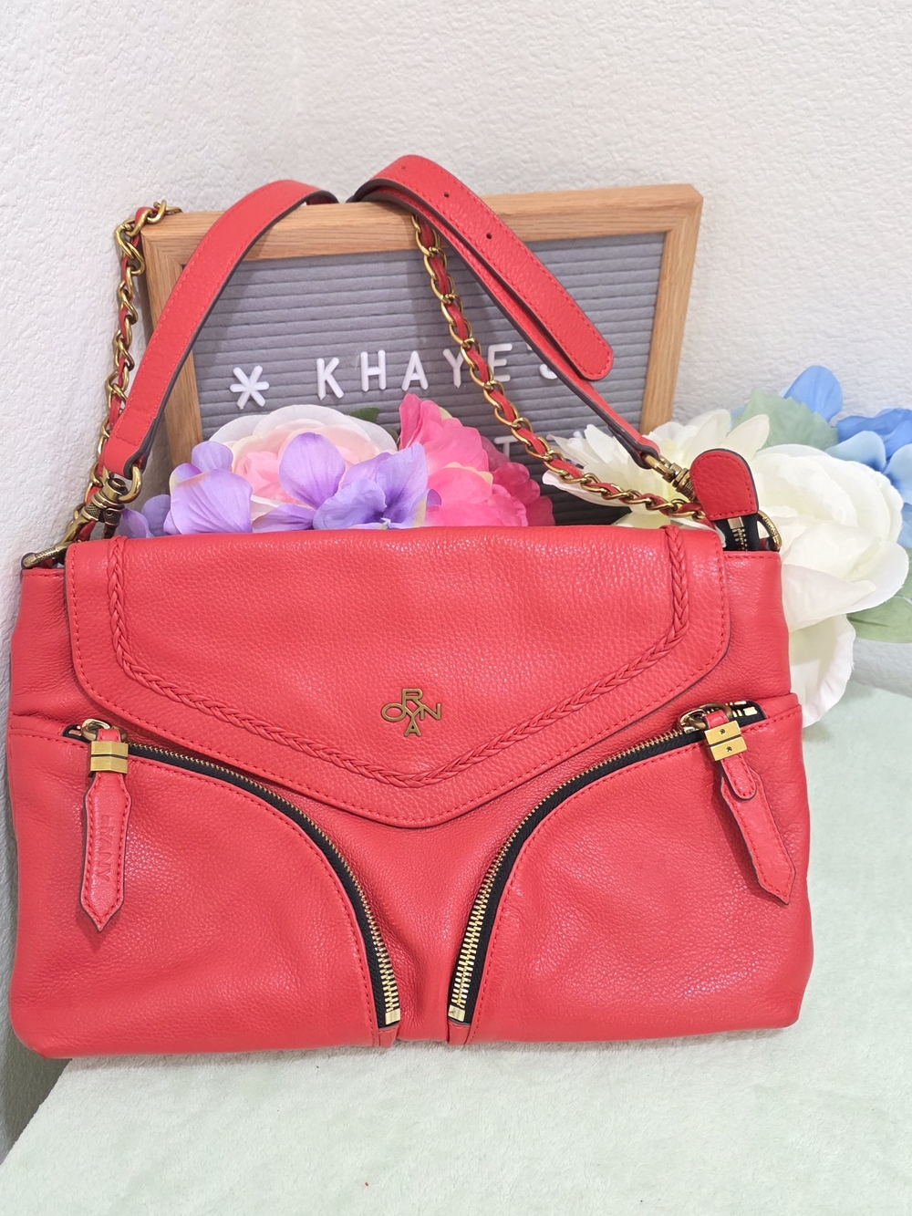 Orange Leather Shoulder Bag with Antique Gold Chain Strap And Crossbody - Picture 3 of 14